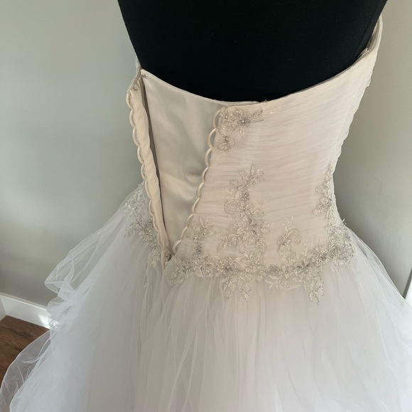 JEWEL Davids Bridal Tiered Tulle Wedding Ball Gown White Beaded Strapless Train - Picture 13 of 16
